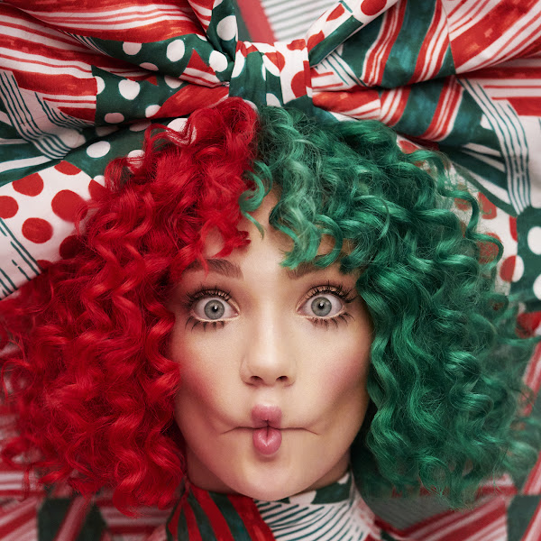 Everyday Is Christmas (Deluxe Edition)